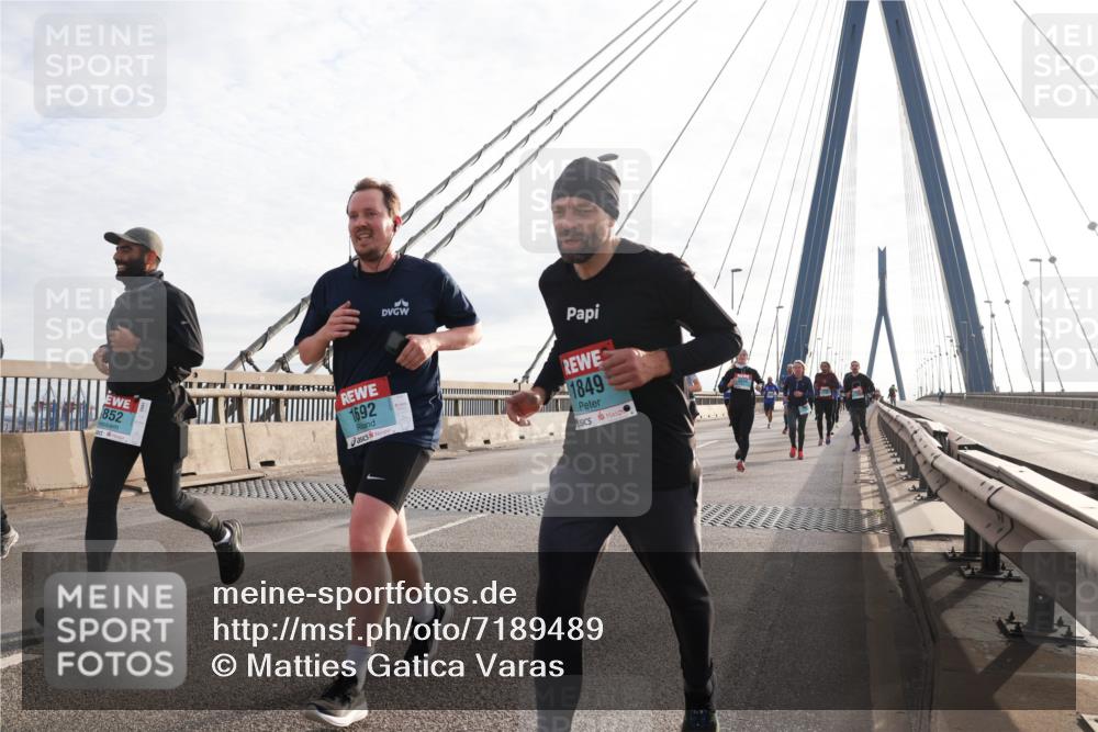 03.10.2024 - Köhlbrandbrückenlauf Matties Gatica Varas http://msf.ph/oto/7189489 03.10.2024 09:26:46 Position 2 852, 1849, 076626628, 1692 meine-sportfotos.de