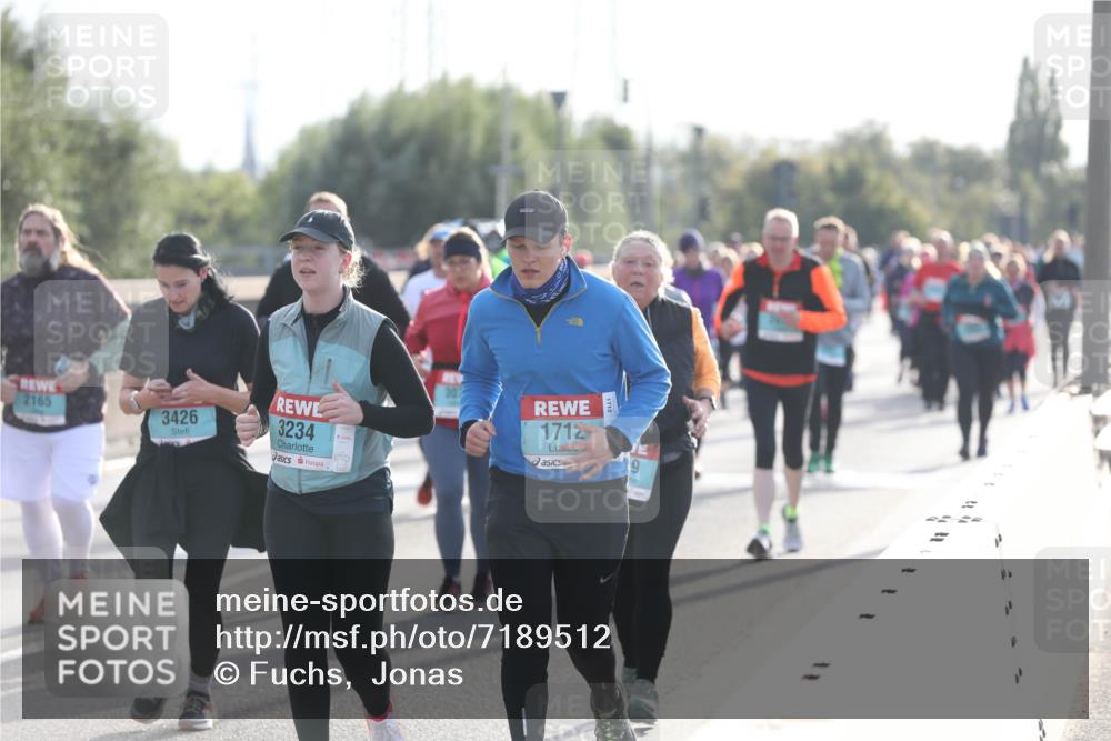 03.10.2024 - Köhlbrandbrückenlauf Fuchs,  Jonas http://msf.ph/oto/7189512 03.10.2024 09:23:27 Position 3 2165, 3426, 3234, 1712, 9 meine-sportfotos.de