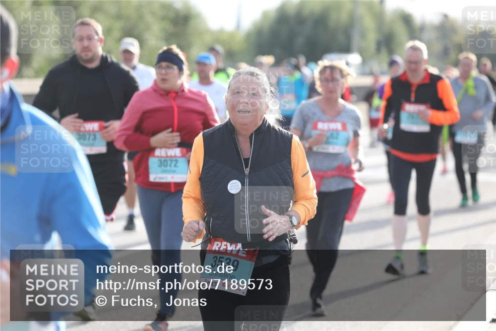 03.10.2024 - Köhlbrandbrückenlauf Fuchs,  Jonas http://msf.ph/oto/7189573 03.10.2024 09:23:30 Position 3 1, 5073, 3072, 3539 meine-sportfotos.de