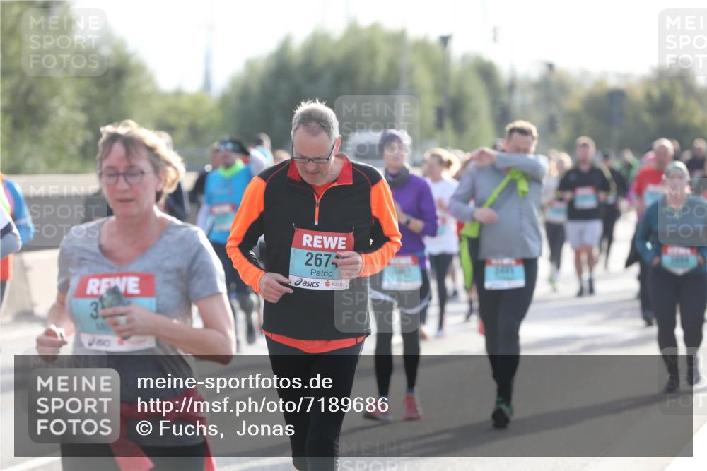 03.10.2024 - Köhlbrandbrückenlauf Fuchs,  Jonas http://msf.ph/oto/7189686 03.10.2024 09:23:32 Position 3 3, 267 meine-sportfotos.de