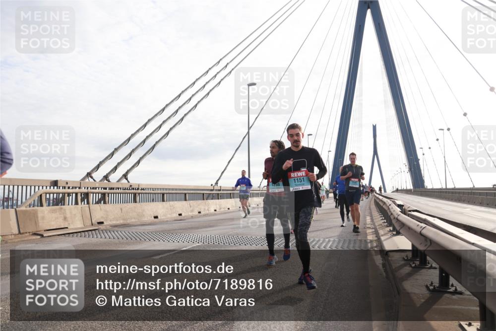 03.10.2024 - Köhlbrandbrückenlauf Matties Gatica Varas http://msf.ph/oto/7189816 03.10.2024 09:26:51 Position 2 1298, 1151, 1147 meine-sportfotos.de