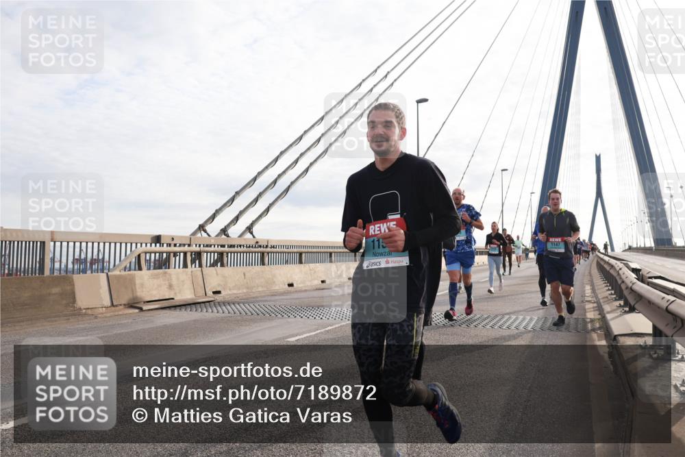 03.10.2024 - Köhlbrandbrückenlauf Matties Gatica Varas http://msf.ph/oto/7189872 03.10.2024 09:26:52 Position 2 115, 1147 meine-sportfotos.de