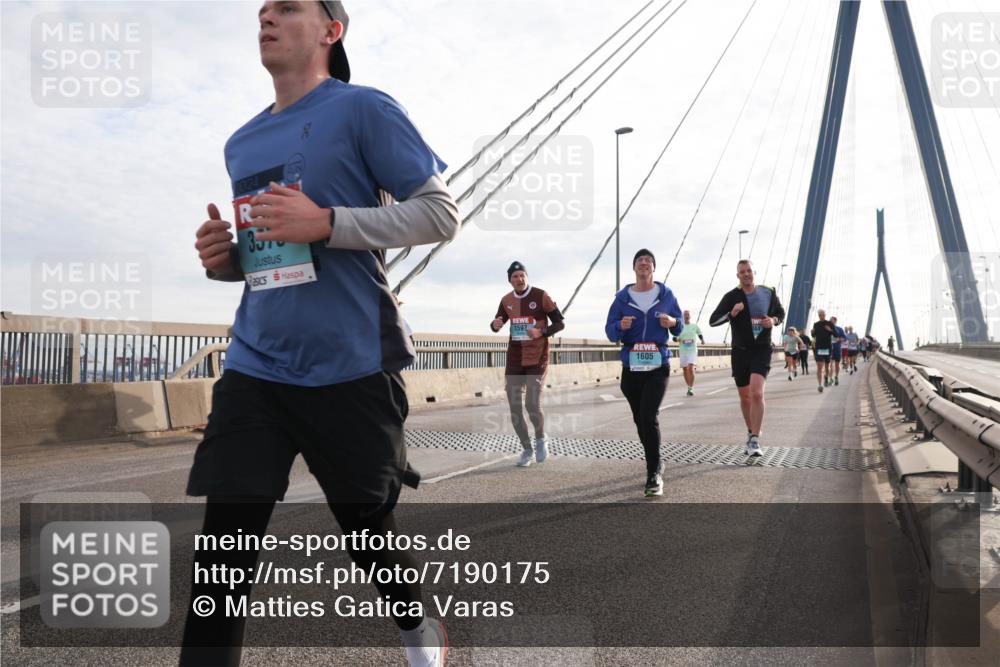 03.10.2024 - Köhlbrandbrückenlauf Matties Gatica Varas http://msf.ph/oto/7190175 03.10.2024 09:26:57 Position 2 3570, 1597, 1605 meine-sportfotos.de
