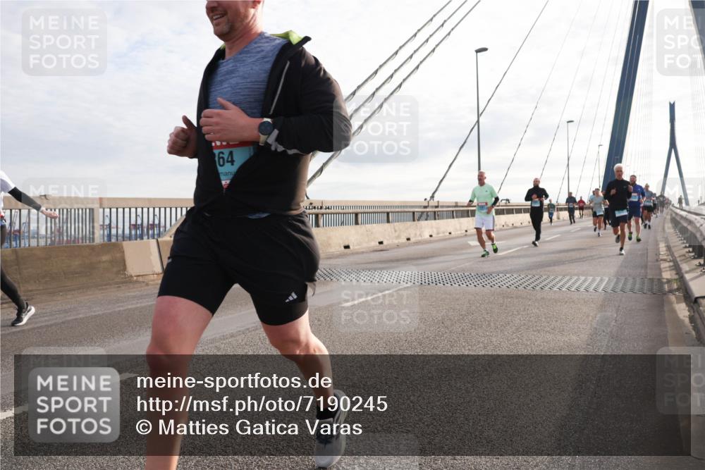03.10.2024 - Köhlbrandbrückenlauf Matties Gatica Varas http://msf.ph/oto/7190245 03.10.2024 09:26:59 Position 2 64 meine-sportfotos.de