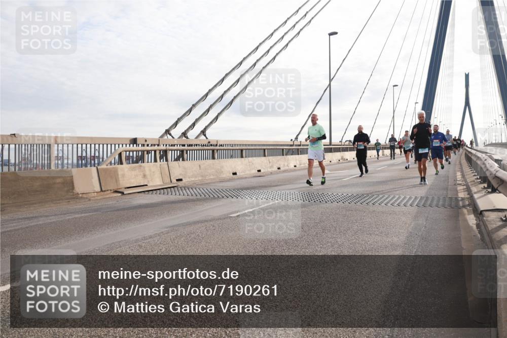 03.10.2024 - Köhlbrandbrückenlauf Matties Gatica Varas http://msf.ph/oto/7190261 03.10.2024 09:26:59 Position 2  meine-sportfotos.de