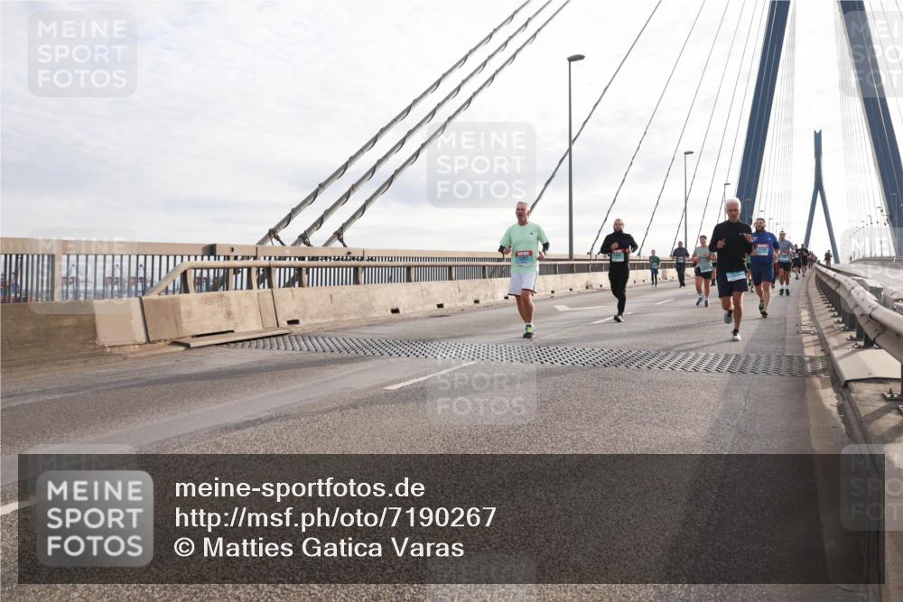 03.10.2024 - Köhlbrandbrückenlauf Matties Gatica Varas http://msf.ph/oto/7190267 03.10.2024 09:27:00 Position 2 1287 meine-sportfotos.de
