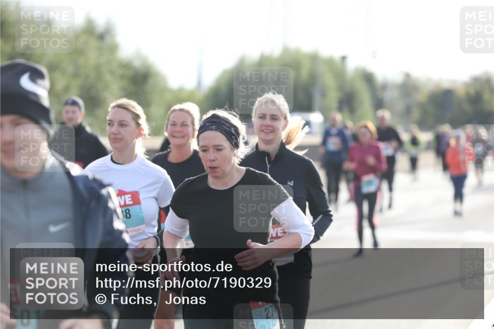 03.10.2024 - Köhlbrandbrückenlauf Fuchs,  Jonas http://msf.ph/oto/7190329 03.10.2024 09:23:47 Position 3 01, 8, 27 meine-sportfotos.de