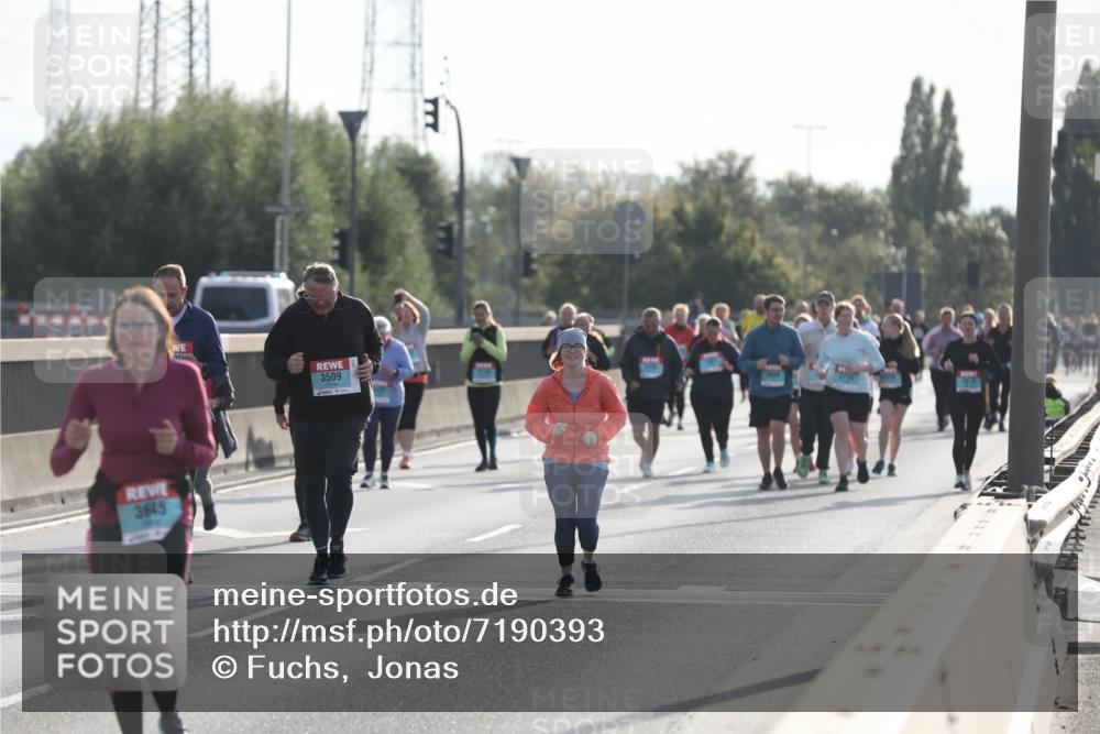 03.10.2024 - Köhlbrandbrückenlauf Fuchs,  Jonas http://msf.ph/oto/7190393 03.10.2024 09:23:51 Position 3 3645, 3509 meine-sportfotos.de