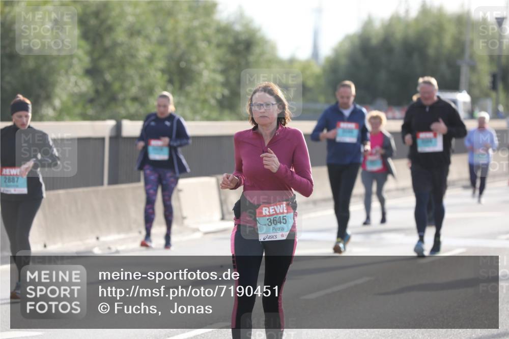 03.10.2024 - Köhlbrandbrückenlauf Fuchs,  Jonas http://msf.ph/oto/7190451 03.10.2024 09:23:53 Position 3 2887, 3645 meine-sportfotos.de