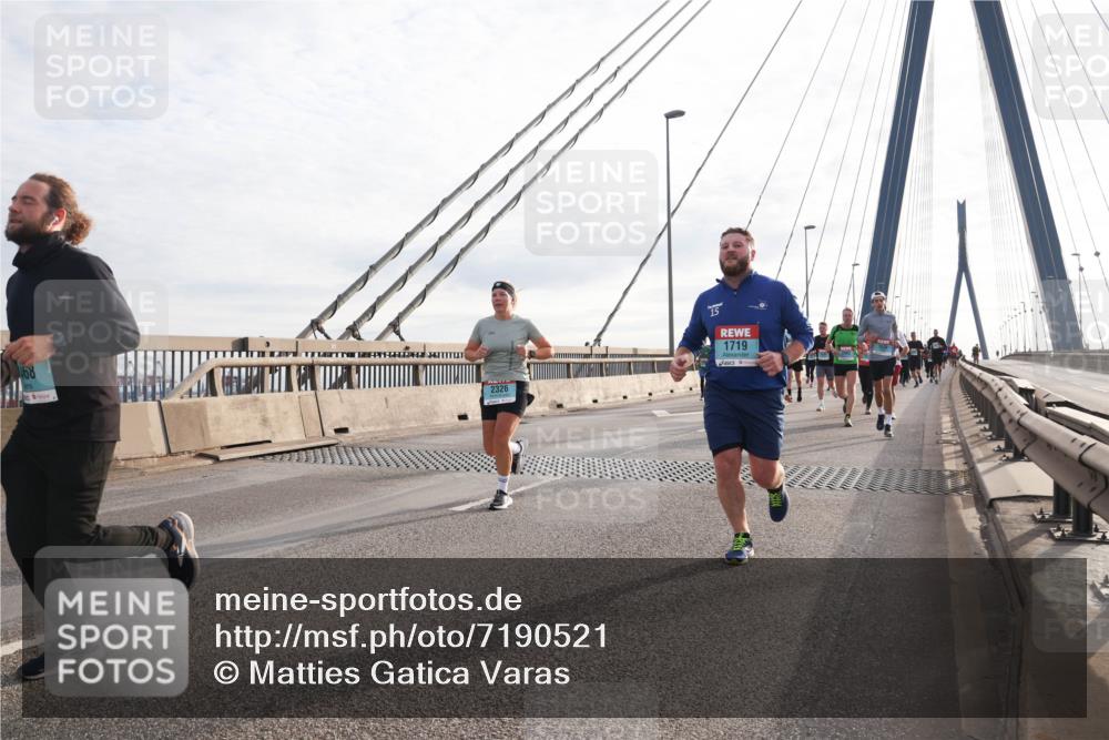 03.10.2024 - Köhlbrandbrückenlauf Matties Gatica Varas http://msf.ph/oto/7190521 03.10.2024 09:27:03 Position 2 68, 2326, 15, 1719 meine-sportfotos.de