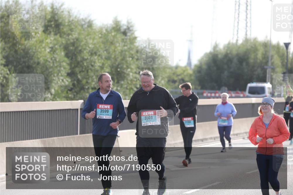 03.10.2024 - Köhlbrandbrückenlauf Fuchs,  Jonas http://msf.ph/oto/7190550 03.10.2024 09:23:57 Position 3 3599, 3509, 3166 meine-sportfotos.de