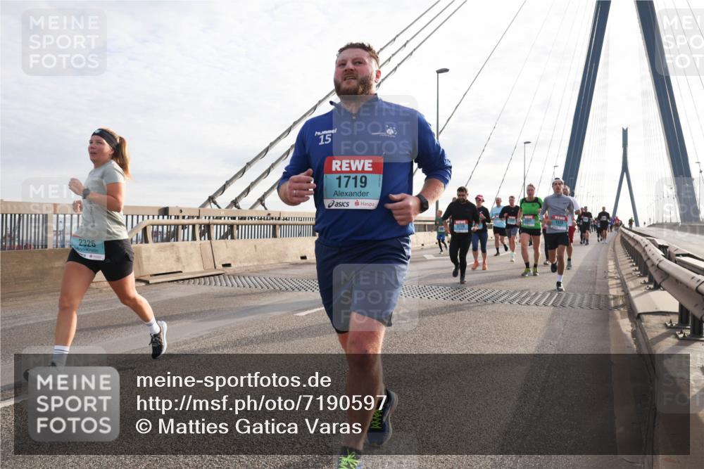 03.10.2024 - Köhlbrandbrückenlauf Matties Gatica Varas http://msf.ph/oto/7190597 03.10.2024 09:27:04 Position 2 2326, 15, 1719, 3728, 1525 meine-sportfotos.de