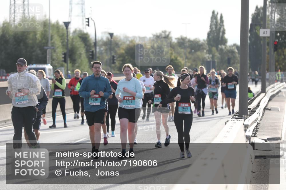 03.10.2024 - Köhlbrandbrückenlauf Fuchs,  Jonas http://msf.ph/oto/7190606 03.10.2024 09:24:03 Position 3 3214, 2690, 2714, 3278, 2676, 1 meine-sportfotos.de
