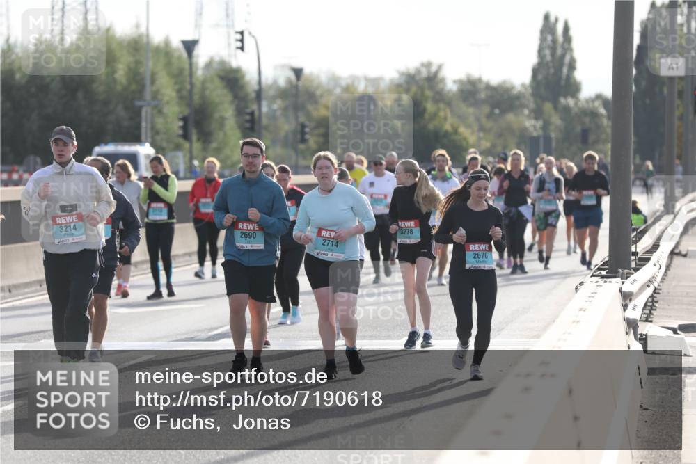 03.10.2024 - Köhlbrandbrückenlauf Fuchs,  Jonas http://msf.ph/oto/7190618 03.10.2024 09:24:03 Position 3 3214, 2690, 2714, 3278, 2676, 1 meine-sportfotos.de