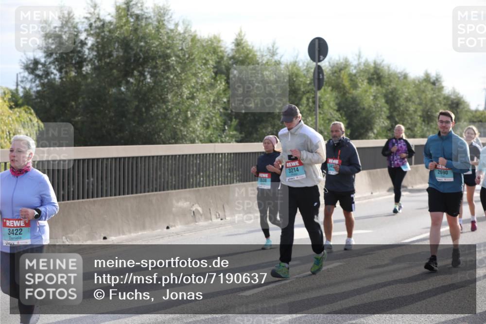 03.10.2024 - Köhlbrandbrückenlauf Fuchs,  Jonas http://msf.ph/oto/7190637 03.10.2024 09:24:10 Position 3 3422, 34, 3214, 2690, 1538 meine-sportfotos.de