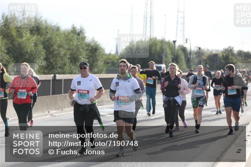 03.10.2024 - Köhlbrandbrückenlauf Fuchs,  Jonas http://msf.ph/oto/7190748 03.10.2024 09:24:18 Position 3 8, 2815, 3315, 33, 3103, 3099 meine-sportfotos.de