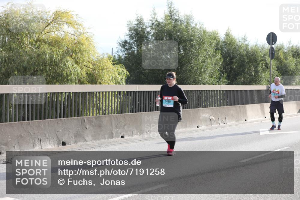 03.10.2024 - Köhlbrandbrückenlauf Fuchs,  Jonas http://msf.ph/oto/7191258 03.10.2024 09:24:42 Position 3 3420, 3212 meine-sportfotos.de