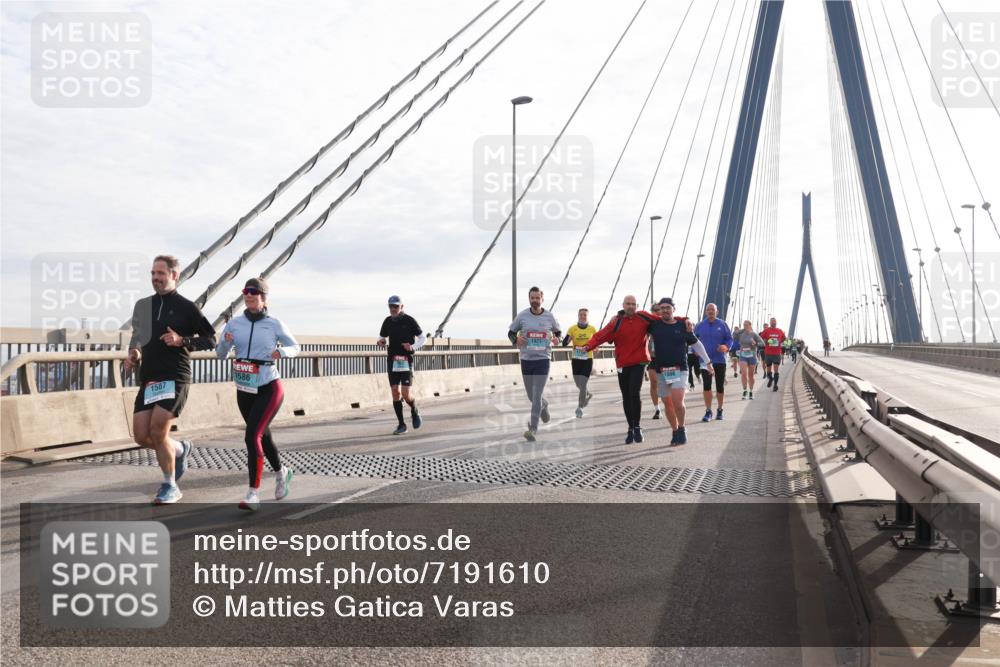 03.10.2024 - Köhlbrandbrückenlauf Matties Gatica Varas http://msf.ph/oto/7191610 03.10.2024 09:27:19 Position 2 1587 meine-sportfotos.de