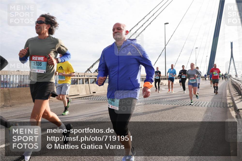 03.10.2024 - Köhlbrandbrückenlauf Matties Gatica Varas http://msf.ph/oto/7191951 03.10.2024 09:27:22 Position 2 1936, 1722, 2, 180, 1479 meine-sportfotos.de