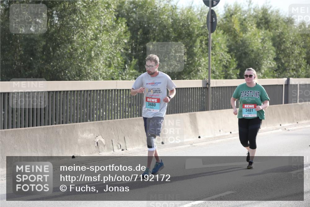 03.10.2024 - Köhlbrandbrückenlauf Fuchs,  Jonas http://msf.ph/oto/7192172 03.10.2024 09:25:33 Position 3 29, 2024, 3480, 3481 meine-sportfotos.de