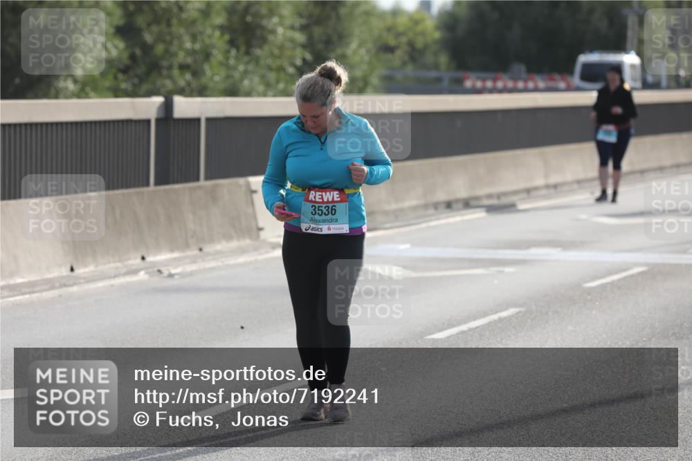 03.10.2024 - Köhlbrandbrückenlauf Fuchs,  Jonas http://msf.ph/oto/7192241 03.10.2024 09:25:35 Position 3 3536 meine-sportfotos.de
