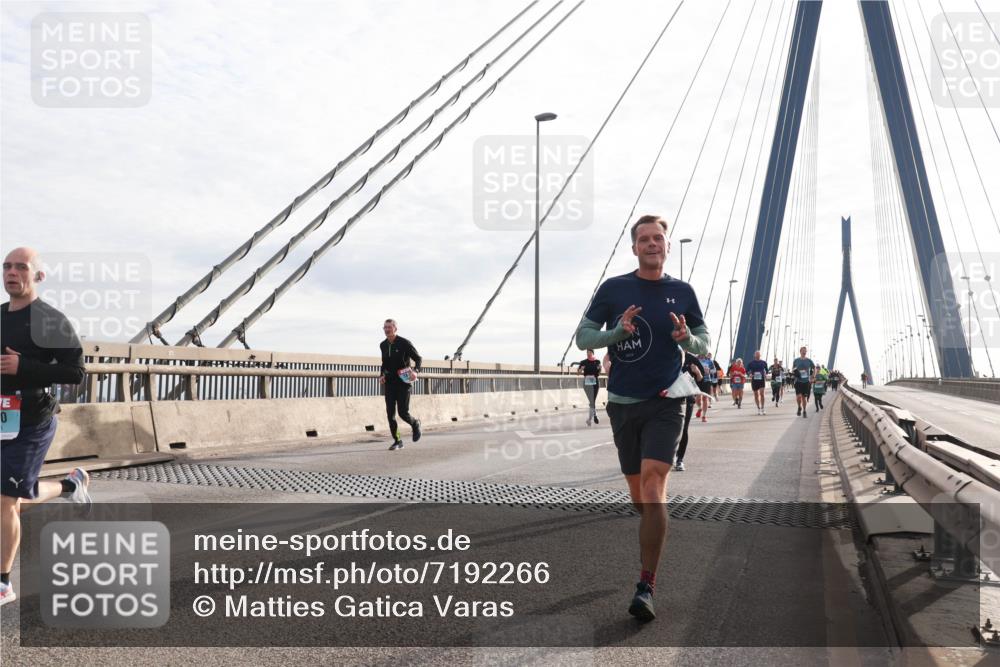03.10.2024 - Köhlbrandbrückenlauf Matties Gatica Varas http://msf.ph/oto/7192266 03.10.2024 09:27:27 Position 2 0 meine-sportfotos.de