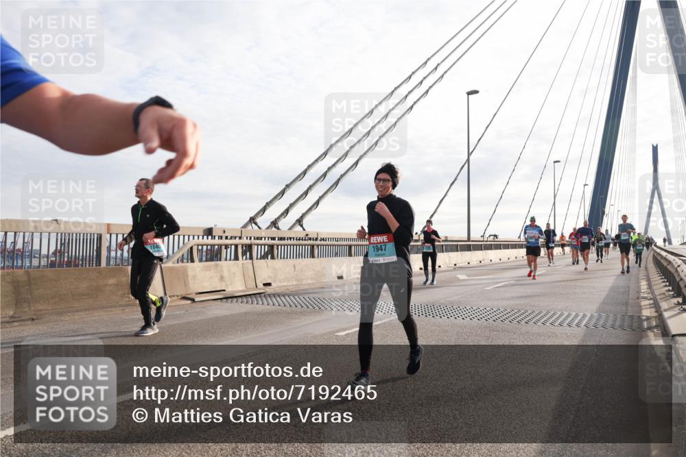 03.10.2024 - Köhlbrandbrückenlauf Matties Gatica Varas http://msf.ph/oto/7192465 03.10.2024 09:27:29 Position 2 1840, 1947 meine-sportfotos.de