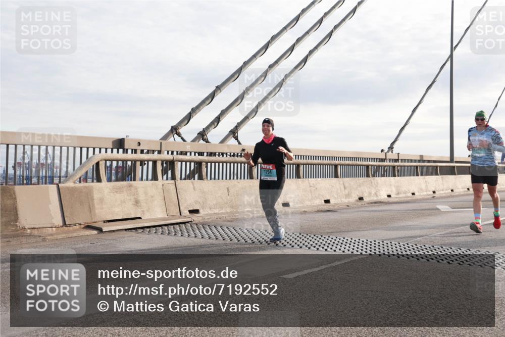 03.10.2024 - Köhlbrandbrückenlauf Matties Gatica Varas http://msf.ph/oto/7192552 03.10.2024 09:27:31 Position 2 1754, 1465 meine-sportfotos.de
