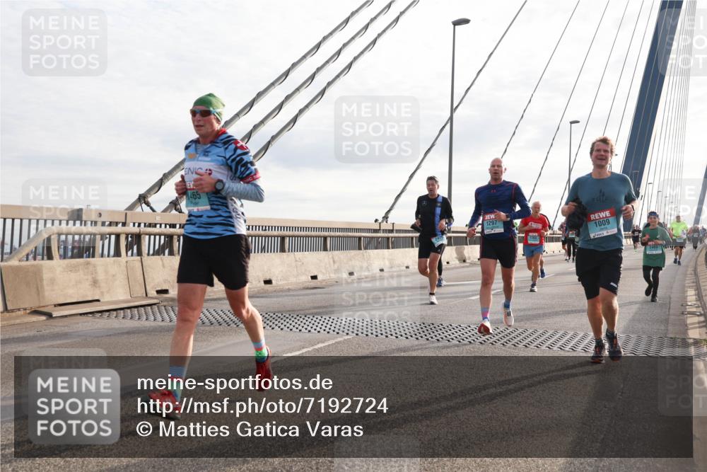 03.10.2024 - Köhlbrandbrückenlauf Matties Gatica Varas http://msf.ph/oto/7192724 03.10.2024 09:27:33 Position 2 465, 1297, 1009 meine-sportfotos.de