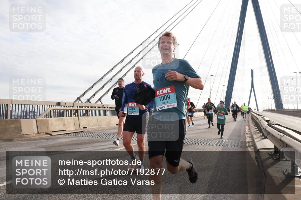 03.10.2024 - Köhlbrandbrückenlauf Matties Gatica Varas http://msf.ph/oto/7192877 03.10.2024 09:27:34 Position 2 1297, 1009, 2483 meine-sportfotos.de
