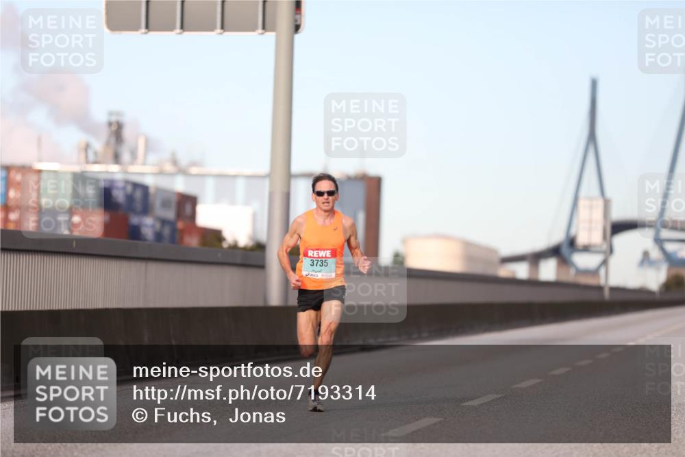 03.10.2024 - Köhlbrandbrückenlauf Fuchs,  Jonas http://msf.ph/oto/7193314 03.10.2024 09:30:56 Position 3 3735 meine-sportfotos.de