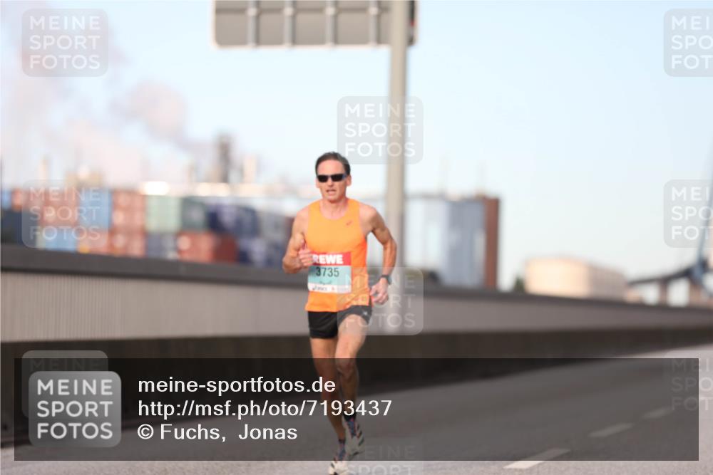 03.10.2024 - Köhlbrandbrückenlauf Fuchs,  Jonas http://msf.ph/oto/7193437 03.10.2024 09:30:58 Position 3 3735 meine-sportfotos.de