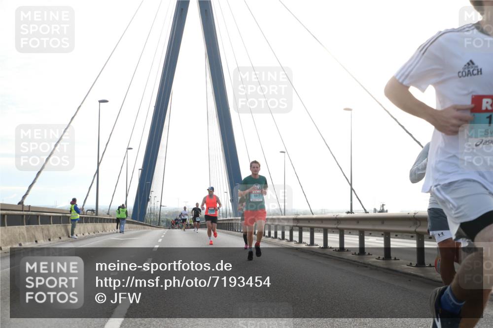 03.10.2024 - Köhlbrandbrückenlauf Jannik Wohlers http://msf.ph/oto/7193454 03.10.2024 09:19:04 Position 1 1077, 1 meine-sportfotos.de