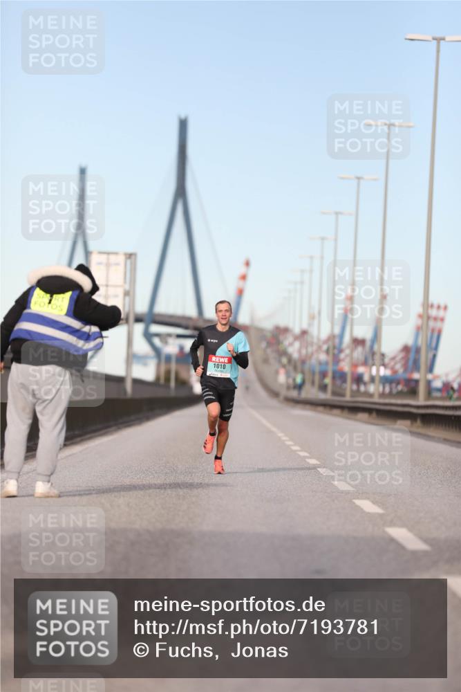 03.10.2024 - Köhlbrandbrückenlauf Fuchs,  Jonas http://msf.ph/oto/7193781 03.10.2024 09:32:41 Position 3 1010 meine-sportfotos.de