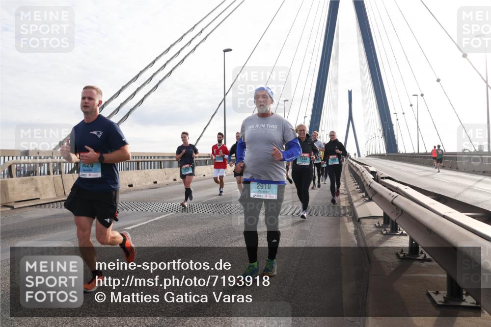 03.10.2024 - Köhlbrandbrückenlauf Matties Gatica Varas http://msf.ph/oto/7193918 03.10.2024 09:27:49 Position 2 2910, 1103, 1566 meine-sportfotos.de