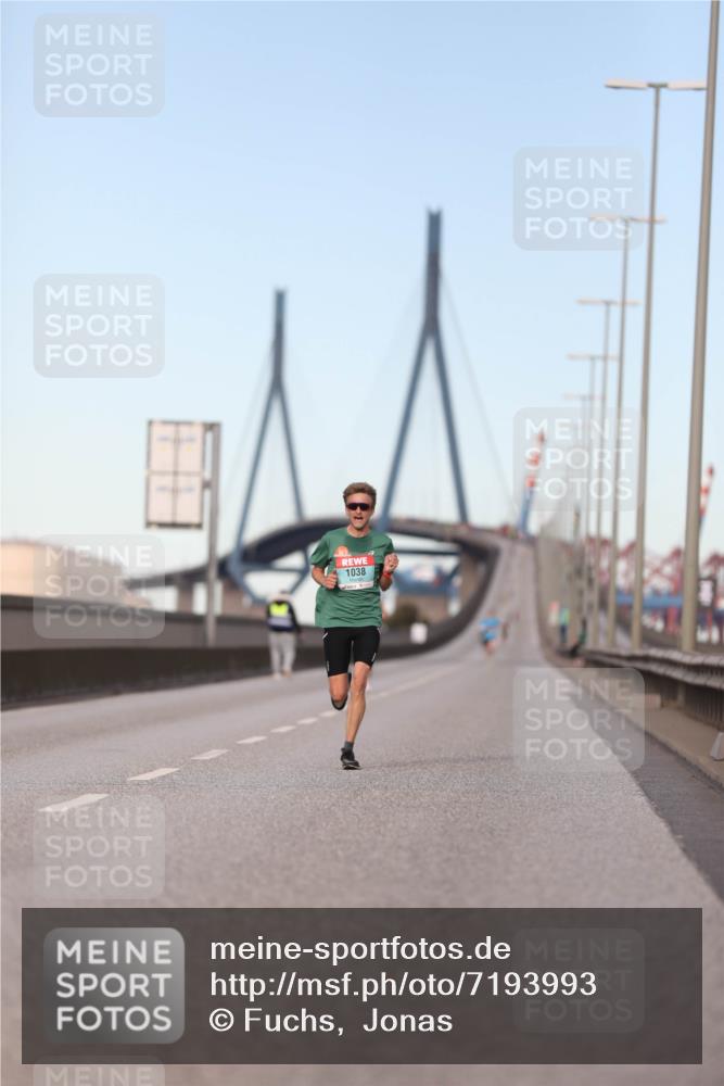 03.10.2024 - Köhlbrandbrückenlauf Fuchs,  Jonas http://msf.ph/oto/7193993 03.10.2024 09:34:01 Position 3 1038 meine-sportfotos.de