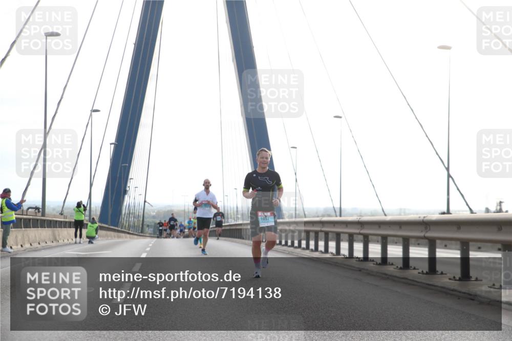 03.10.2024 - Köhlbrandbrückenlauf Jannik Wohlers http://msf.ph/oto/7194138 03.10.2024 09:19:10 Position 1 1057 meine-sportfotos.de
