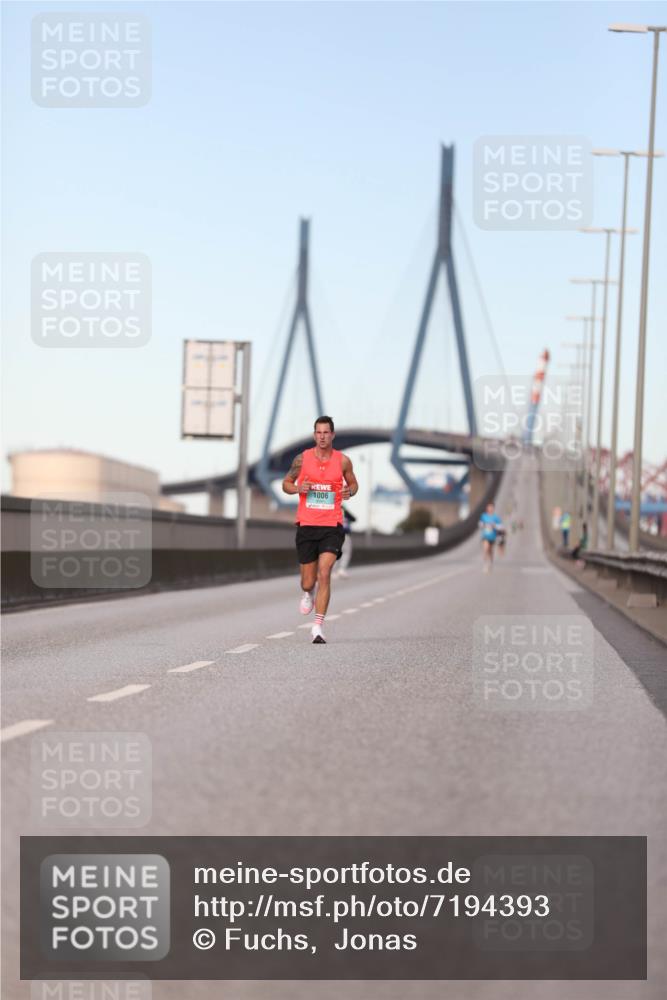 03.10.2024 - Köhlbrandbrückenlauf Fuchs,  Jonas http://msf.ph/oto/7194393 03.10.2024 09:34:11 Position 3 1006 meine-sportfotos.de