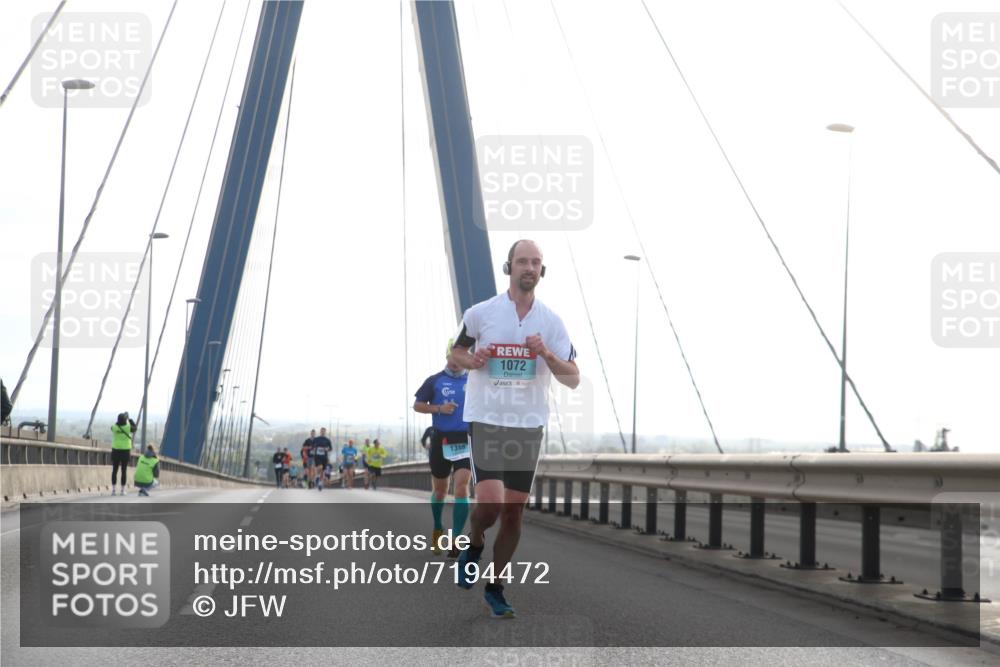 03.10.2024 - Köhlbrandbrückenlauf Jannik Wohlers http://msf.ph/oto/7194472 03.10.2024 09:19:14 Position 1 1335, 1072 meine-sportfotos.de