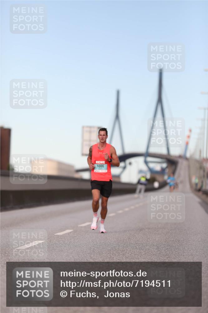 03.10.2024 - Köhlbrandbrückenlauf Fuchs,  Jonas http://msf.ph/oto/7194511 03.10.2024 09:34:14 Position 3 1006 meine-sportfotos.de