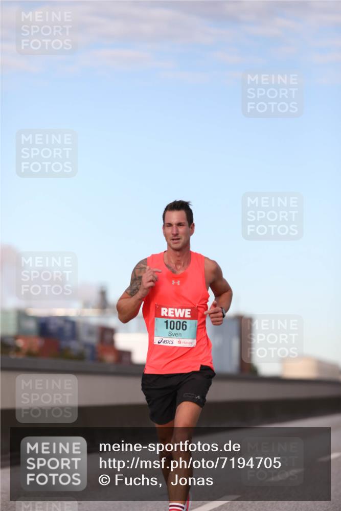 03.10.2024 - Köhlbrandbrückenlauf Fuchs,  Jonas http://msf.ph/oto/7194705 03.10.2024 09:34:18 Position 3 1006 meine-sportfotos.de