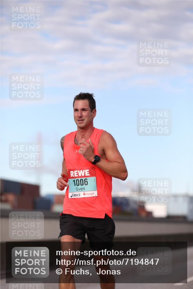 03.10.2024 - Köhlbrandbrückenlauf Fuchs,  Jonas http://msf.ph/oto/7194847 03.10.2024 09:34:19 Position 3 1006 meine-sportfotos.de