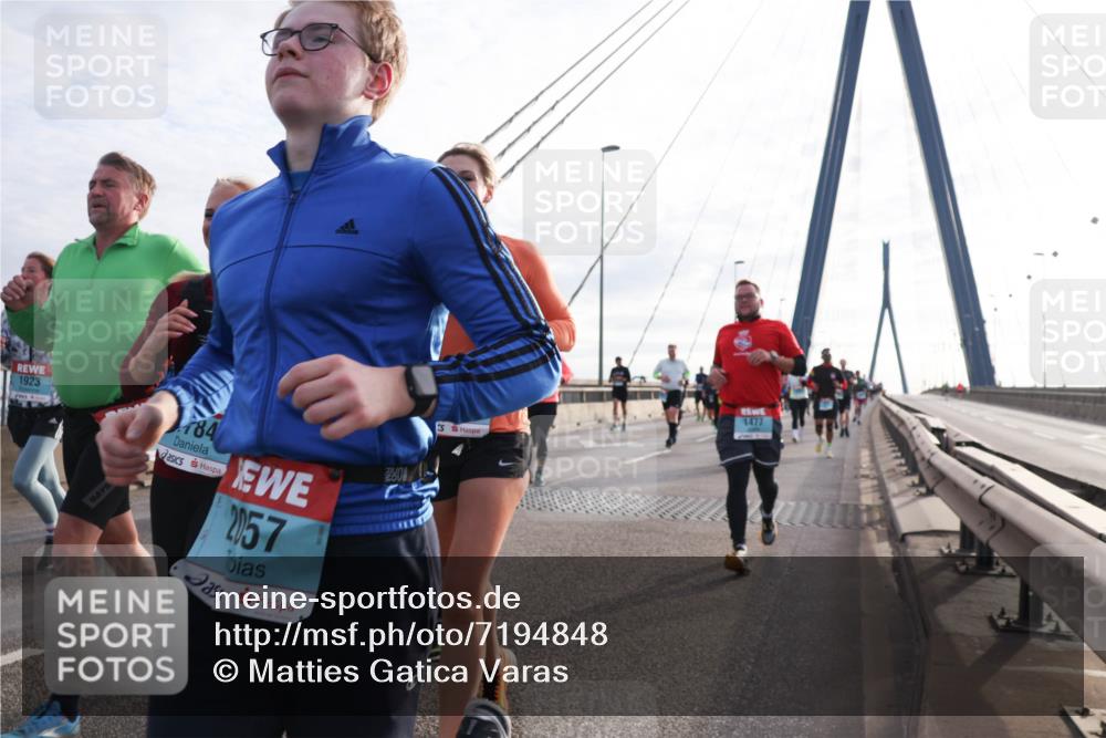 03.10.2024 - Köhlbrandbrückenlauf Matties Gatica Varas http://msf.ph/oto/7194848 03.10.2024 09:28:02 Position 2 1923, 84, 2057, 2804, 1477 meine-sportfotos.de