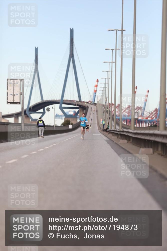 03.10.2024 - Köhlbrandbrückenlauf Fuchs,  Jonas http://msf.ph/oto/7194873 03.10.2024 09:34:21 Position 3  meine-sportfotos.de