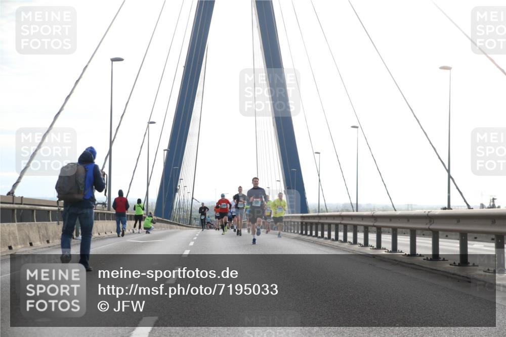 03.10.2024 - Köhlbrandbrückenlauf Jannik Wohlers http://msf.ph/oto/7195033 03.10.2024 09:19:23 Position 1  meine-sportfotos.de