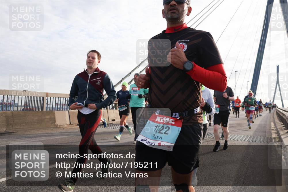 03.10.2024 - Köhlbrandbrückenlauf Matties Gatica Varas http://msf.ph/oto/7195211 03.10.2024 09:28:07 Position 2 1812, 1122 meine-sportfotos.de