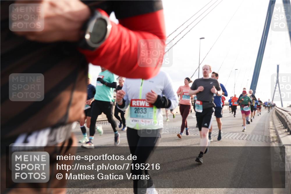 03.10.2024 - Köhlbrandbrückenlauf Matties Gatica Varas http://msf.ph/oto/7195216 03.10.2024 09:28:07 Position 2 2033 meine-sportfotos.de