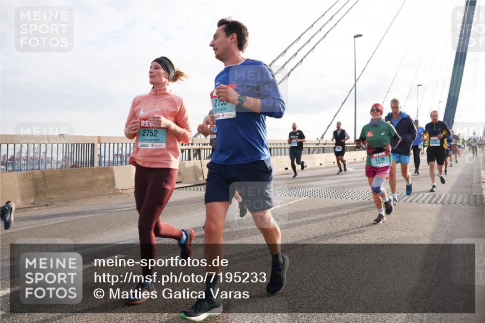 03.10.2024 - Köhlbrandbrückenlauf Matties Gatica Varas http://msf.ph/oto/7195233 03.10.2024 09:28:09 Position 2 2752, 24, 210, 1716, 1727 meine-sportfotos.de