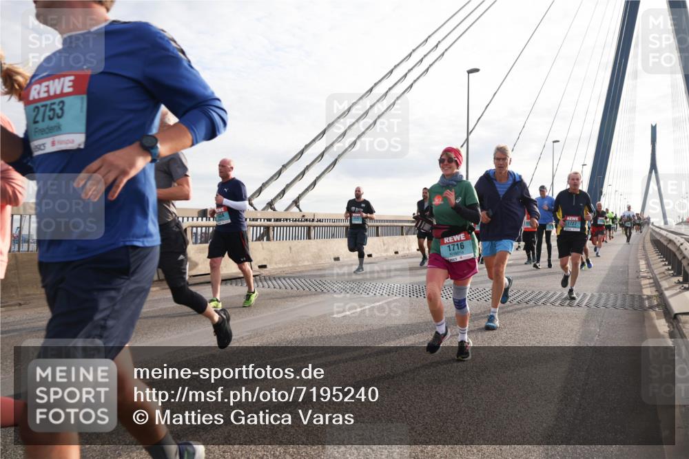 03.10.2024 - Köhlbrandbrückenlauf Matties Gatica Varas http://msf.ph/oto/7195240 03.10.2024 09:28:09 Position 2 2753, 1716, 1727 meine-sportfotos.de