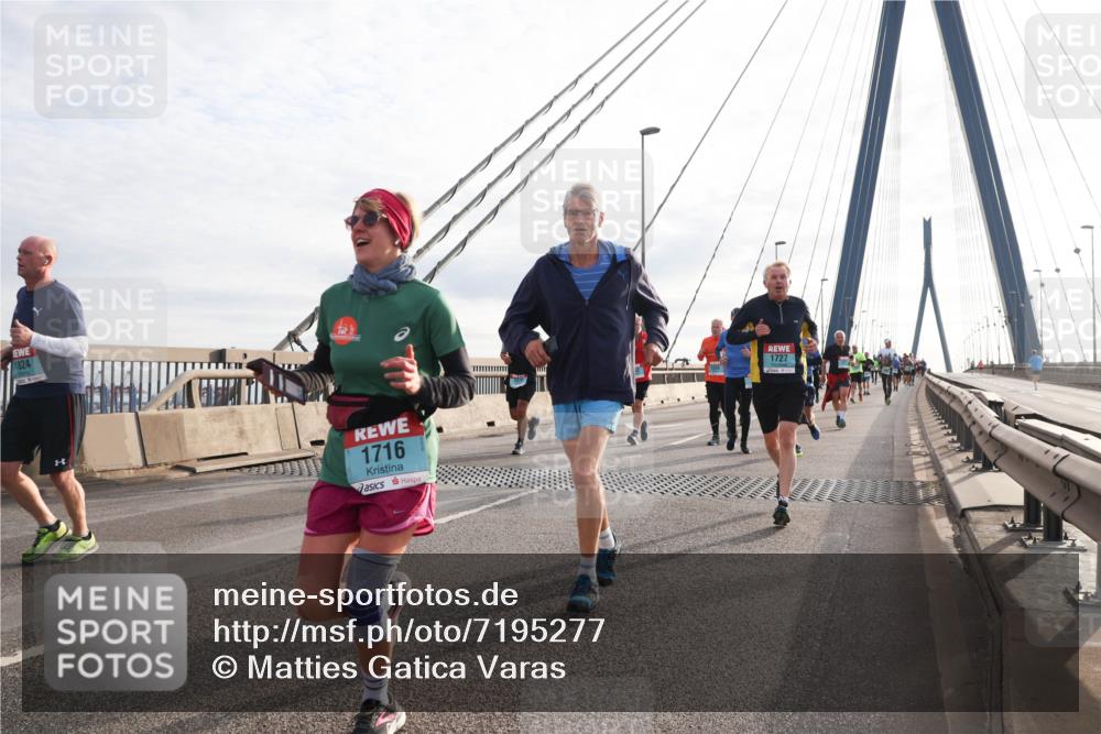 03.10.2024 - Köhlbrandbrückenlauf Matties Gatica Varas http://msf.ph/oto/7195277 03.10.2024 09:28:10 Position 2 1824, 1716, 1727 meine-sportfotos.de